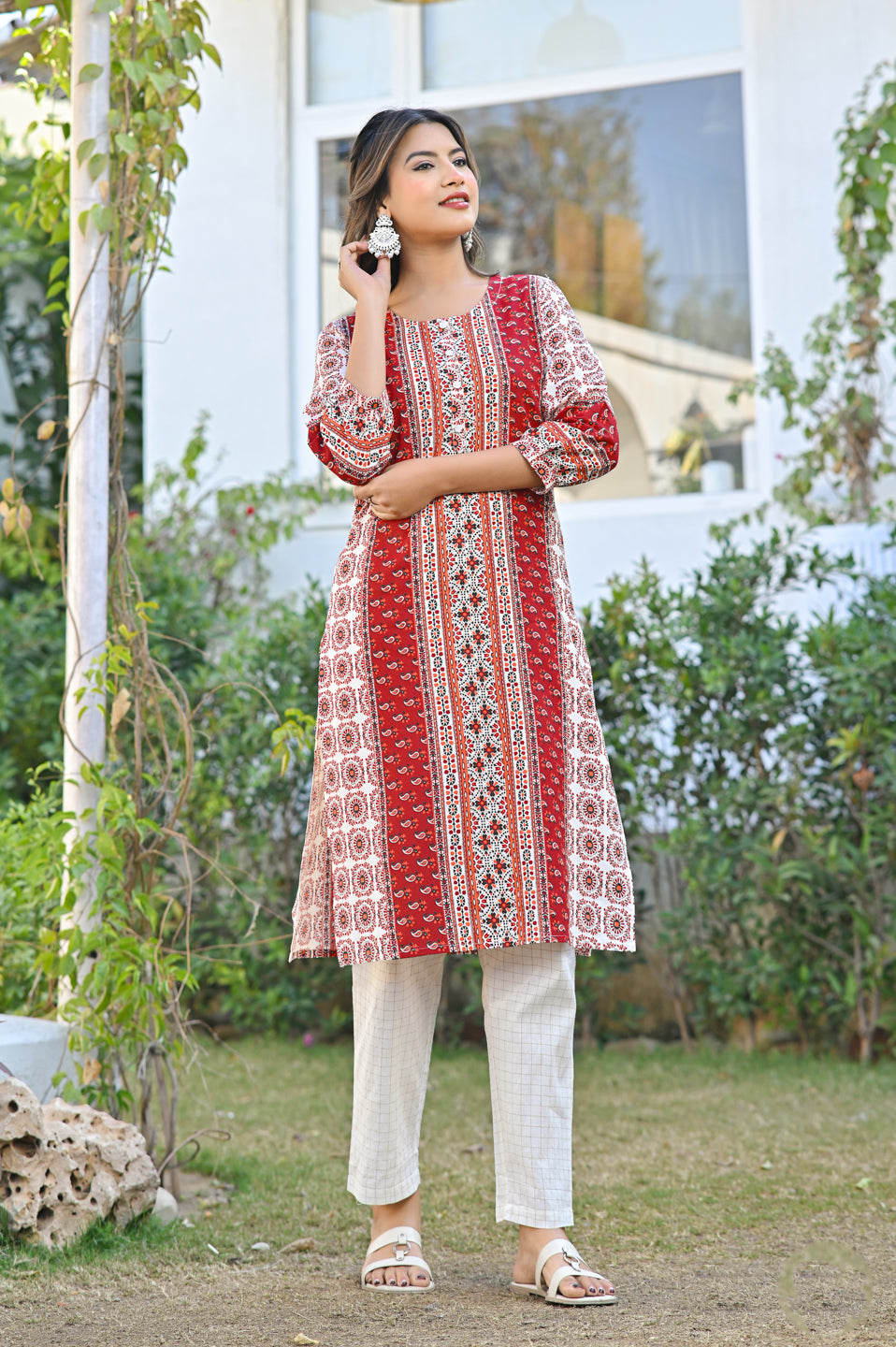 Elegant Red Printed Straight Kurta