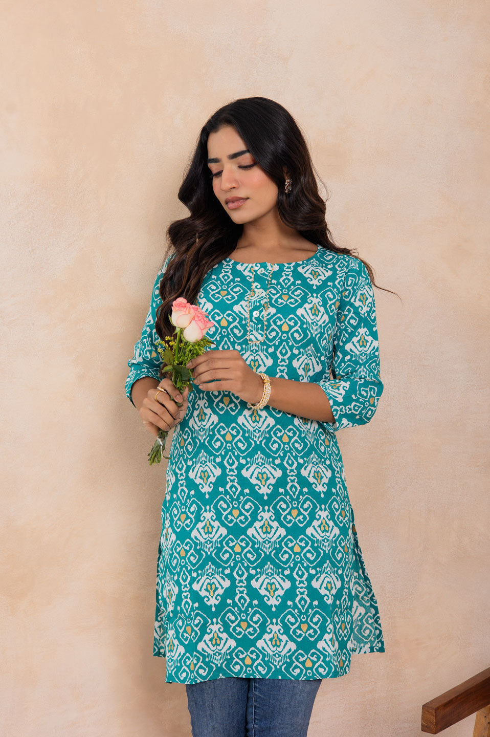 Women’s Teal Ikat Printed Cotton Straight Kurti